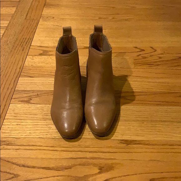 Shoes - Picture 3 of 4